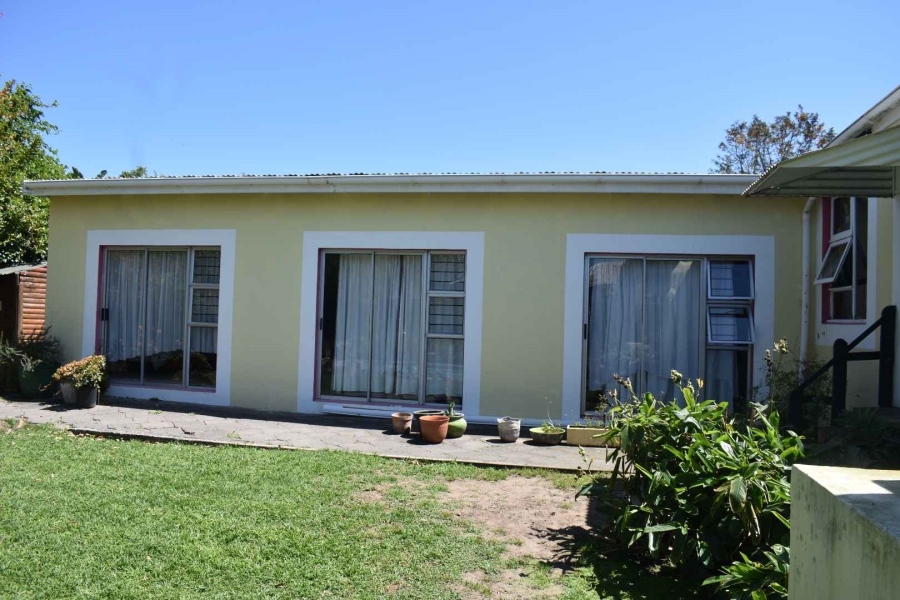 5 Bedroom Property for Sale in Vincent Eastern Cape